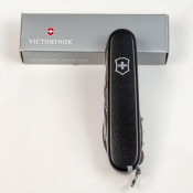 Складной нож Victorinox HUNTSMAN MAT черный матовый лак 1.3713.3.M0007p 12 – techzone.com.ua Складной нож Victorinox HUNTSMAN MAT черный матовый лак 1.3713.3.M0007p 12 – techzone.com.ua