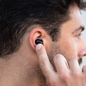 Навушники TWS Jlab JBuds Mini Black (IEUEBJBMINIRBLK124) 10 – techzone.com.ua