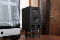 Студийный монитор ADAM AUDIO A4V 9 – techzone.com.ua Студийный монитор ADAM AUDIO A4V 9 – techzone.com.ua