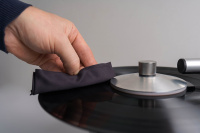 Салфетки для ухода за пластинками Myllo Vinyllo Cleaning Cloth 5шт MV-A01 7 – techzone.com.ua Салфетки для ухода за пластинками Myllo Vinyllo Cleaning Cloth 5шт MV-A01 7 – techzone.com.ua