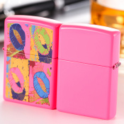 Запальничка Zippo 29086 Pop Art Lips - Neon Pink 4 – techzone.com.ua Запальничка Zippo 29086 Pop Art Lips - Neon Pink 4 – techzone.com.ua
