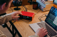 FOCUSRITE Scarlett 4i4 4th Gen Аудіоінтерфейс 4 – techzone.com.ua FOCUSRITE Scarlett 4i4 4th Gen Аудіоінтерфейс 4 – techzone.com.ua