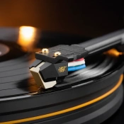 Програвач вінілу MoFi x Fender American Vintage Sunburst UltraGold MC 11 – techzone.com.ua