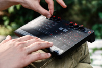 Аналоговий синтезатор IK Multimedia Uno Synth 5 – techzone.com.ua Аналоговий синтезатор IK Multimedia Uno Synth 5 – techzone.com.ua