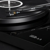 Проигрыватель виниловых пластинок Music Hall MMF-2.3 Gloss Black 7 – techzone.com.ua Проигрыватель виниловых пластинок Music Hall MMF-2.3 Gloss Black 7 – techzone.com.ua