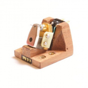 Картридж Van Den Hul The Crimson XGW Wooden Body red 2 – techzone.com.ua Картридж Van Den Hul The Crimson XGW Wooden Body red 2 – techzone.com.ua