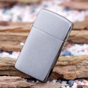 Запальничка Zippo 1600 Slim Brushed Chrome 8 – techzone.com.ua Запальничка Zippo 1600 Slim Brushed Chrome 8 – techzone.com.ua