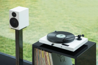 Проигрыватель виниловых пластинок Pro-Ject Jukebox E White OM5e 2 – techzone.com.ua