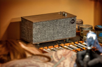 Портативная колонка Klipsch THE ONE II Walnut 4 – techzone.com.ua Портативная колонка Klipsch THE ONE II Walnut 4 – techzone.com.ua