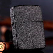 Запальничка Zippo 28582 Black Crackle 1941 Vintage Replica 6 – techzone.com.ua Запальничка Zippo 28582 Black Crackle 1941 Vintage Replica 6 – techzone.com.ua