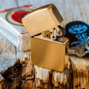 Запальничка Zippo 1941B 1941 REPLICA brushed brass 7 – techzone.com.ua Запальничка Zippo 1941B 1941 REPLICA brushed brass 7 – techzone.com.ua