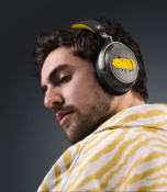 Навушники Sennheiser Momentum 4 Wireless 80th Anniversary Edition (800072) 7 – techzone.com.ua Навушники Sennheiser Momentum 4 Wireless 80th Anniversary Edition (800072) 7 – techzone.com.ua