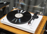 Проигрыватель виниловых пластинок Music Hall MMF-3.3 White 3 – techzone.com.ua Проигрыватель виниловых пластинок Music Hall MMF-3.3 White 3 – techzone.com.ua