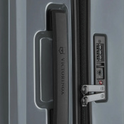 Валіза Victorinox AIROX/Silver Середня Vt612508 7 – techzone.com.ua Валіза Victorinox AIROX/Silver Середня Vt612508 7 – techzone.com.ua