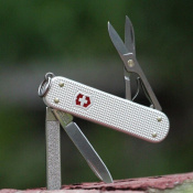 Складаний ніж Victorinox Classic ALOX 0.6221.26 2 – techzone.com.ua Складаний ніж Victorinox Classic ALOX 0.6221.26 2 – techzone.com.ua