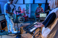 MIDI клавіатура NOVATION Launchkey 49 MK4 10 – techzone.com.ua MIDI клавіатура NOVATION Launchkey 49 MK4 10 – techzone.com.ua