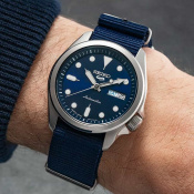 Чоловічий годинник Seiko 5 Sports SKX SRPE63K1 3 – techzone.com.ua