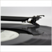 Проигрыватель виниловых пластинок Pro-Ject Essential III Hp OM10 Piano 4 – techzone.com.ua Проигрыватель виниловых пластинок Pro-Ject Essential III Hp OM10 Piano 4 – techzone.com.ua