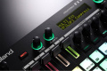 ROLAND MC101 MIDI контролер 7 – techzone.com.ua