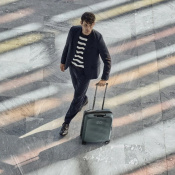 Валіза Victorinox AIROX Advanced Storm Маленька Vt653130 11 – techzone.com.ua Валіза Victorinox AIROX Advanced Storm Маленька Vt653130 11 – techzone.com.ua