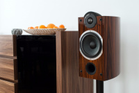 Акустические колонки Taga Harmony Platinum B-40SE Rosewood Veneer with Clear Gloss Piano Lacquer 6 – techzone.com.ua Акустические колонки Taga Harmony Platinum B-40SE Rosewood Veneer with Clear Gloss Piano Lacquer 6 – techzone.com.ua