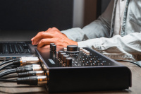 AUDIENT iD44 MKII Аудіоінтерфейс 10 – techzone.com.ua AUDIENT iD44 MKII Аудіоінтерфейс 10 – techzone.com.ua