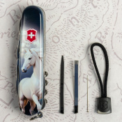 Складаний ніж Victorinox HUNTSMAN ZODIAC Магічний кінь 1.3713.3.Z5280pk 8 – techzone.com.ua Складаний ніж Victorinox HUNTSMAN ZODIAC Магічний кінь 1.3713.3.Z5280pk 8 – techzone.com.ua