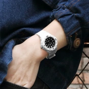Жіночий годинник Casio Timeless LRW-200H-1EVEF 4 – techzone.com.ua Жіночий годинник Casio Timeless LRW-200H-1EVEF 4 – techzone.com.ua