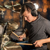 Професійні навушники для барабанщиків Behringer DH80 5 – techzone.com.ua Професійні навушники для барабанщиків Behringer DH80 5 – techzone.com.ua