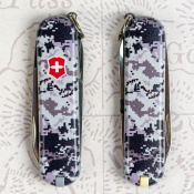 Складаний ніж Victorinox CLASSIC SD ARMY Піксель синій з черв. Лого 0.6223.3.W3943pw 6 – techzone.com.ua Складаний ніж Victorinox CLASSIC SD ARMY Піксель синій з черв. Лого 0.6223.3.W3943pw 6 – techzone.com.ua