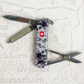 Складаний ніж Victorinox CLASSIC SD ARMY Піксель синій з черв. Лого 0.6223.3.W3943pw 10 – techzone.com.ua