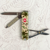 Складной нож Victorinox CLASSIC SD ARMY Пиксель с крас. Лого 0.6223.3.W3941pw 10 – techzone.com.ua