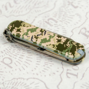 Складной нож Victorinox CLASSIC SD ARMY Пиксель с крас. Лого 0.6223.3.W3941pw 12 – techzone.com.ua