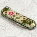 Складаний ніж Victorinox CLASSIC SD ARMY Піксель з черв. Лого 0.6223.3.W3941pw 11 – techzone.com.ua