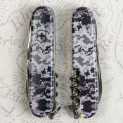 Складаний ніж Victorinox CLIMBER ARMY Піксель синій 1.3703.3.W3942p 6 – techzone.com.ua