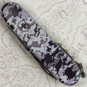 Складаний ніж Victorinox CLIMBER ARMY Піксель синій 1.3703.3.W3942p 7 – techzone.com.ua