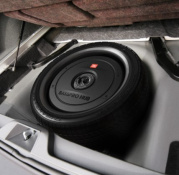 Автомобильный сабвуфер JBL BassPro Hub 6 – techzone.com.ua
