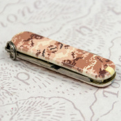 Складаний ніж Victorinox CLASSIC SD ARMY Піксель пісочний з черв. Лого 0.6223.7.W3945pw 12 – techzone.com.ua
