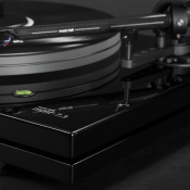 Програвач вінілових платівок Music Hall MMF-7.3 SE Piano black 7 – techzone.com.ua Програвач вінілових платівок Music Hall MMF-7.3 SE Piano black 7 – techzone.com.ua