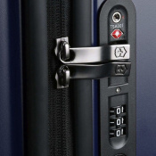 Валіза на 4 колесах Victorinox Travel SPECTRA 2.0/Navy Vt601288 6 – techzone.com.ua Валіза на 4 колесах Victorinox Travel SPECTRA 2.0/Navy Vt601288 6 – techzone.com.ua