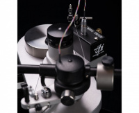 Програвач вінілових платівок VPI Avenger Plus 2 – techzone.com.ua Програвач вінілових платівок VPI Avenger Plus 2 – techzone.com.ua