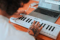 Секвенсор MIDI-контроллер Arturia KeyStep mk2 White 5 – techzone.com.ua Секвенсор MIDI-контроллер Arturia KeyStep mk2 White 5 – techzone.com.ua