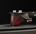 Програвач вінілових платівок Pro-Ject Debut Carbon EVO 2M-Red High Gloss Black 6 – techzone.com.ua