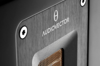 Полочная акустика Audiovector QR 1 SE White 3 – techzone.com.ua Полочная акустика Audiovector QR 1 SE White 3 – techzone.com.ua