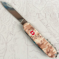 Складаний ніж Victorinox HUNTSMAN ARMY Піксель пісочний з черв. Лого 1.3713.7.W3945p 8 – techzone.com.ua