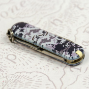 Складаний ніж Victorinox CLASSIC SD ARMY Піксель синій 0.6223.3.W3942pw 12 – techzone.com.ua Складаний ніж Victorinox CLASSIC SD ARMY Піксель синій 0.6223.3.W3942pw 12 – techzone.com.ua