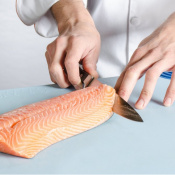 Філейний ніж Victorinox GRAND MAITRE Filleting Flexible 20см чорн 7.7213.20G 2 – techzone.com.ua