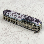 Складной нож Victorinox HUNTSMAN ARMY Пиксель синий с крас. Лого 1.3713.3.W3943p 12 – techzone.com.ua