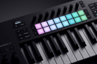 MIDI клавіатура NOVATION Launchkey 25 MK4 8 – techzone.com.ua MIDI клавіатура NOVATION Launchkey 25 MK4 8 – techzone.com.ua