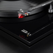 Проигрыватель виниловых пластинок Music Hall MMF-3.3 Piano black 6 – techzone.com.ua Проигрыватель виниловых пластинок Music Hall MMF-3.3 Piano black 6 – techzone.com.ua